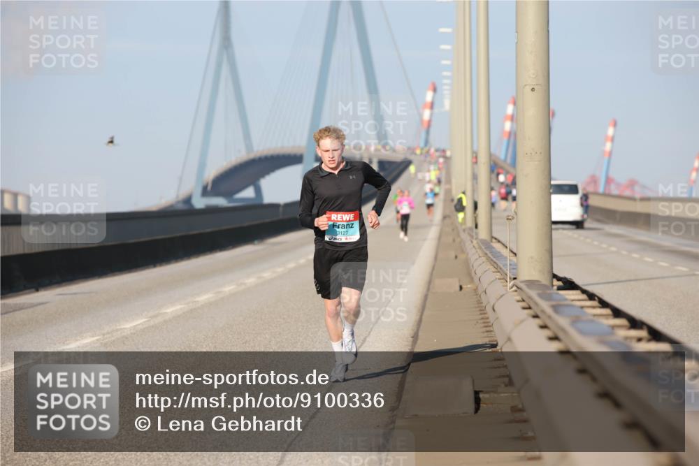 03.10.2025 - Köhlbrandbrückenlauf Lena Gebhardt http://msf.ph/oto/9100336 03.10.2025 09:35:57 Position 2  meine-sportfotos.de