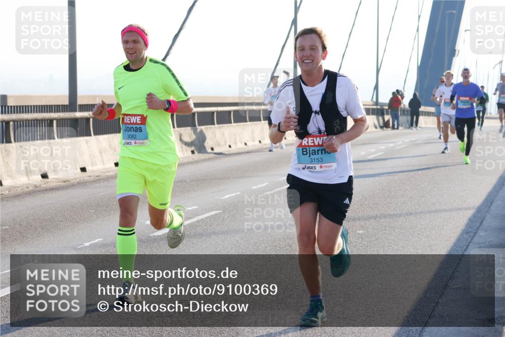 03.10.2025 - Köhlbrandbrückenlauf Strokosch-Dieckow http://msf.ph/oto/9100369 03.10.2025 09:18:41 Position 1 3082, 3153 meine-sportfotos.de