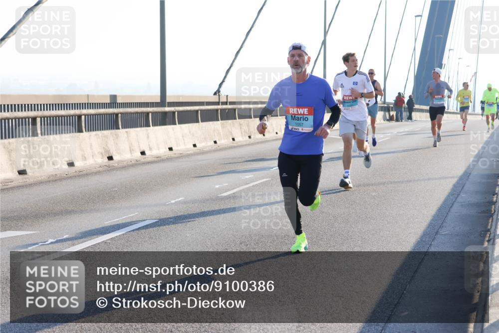 03.10.2025 - Köhlbrandbrückenlauf Strokosch-Dieckow http://msf.ph/oto/9100386 03.10.2025 09:18:46 Position 1 1057 meine-sportfotos.de