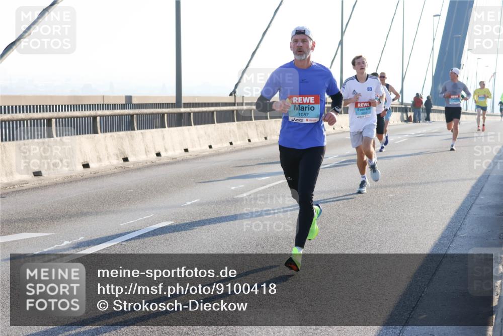 03.10.2025 - Köhlbrandbrückenlauf Strokosch-Dieckow http://msf.ph/oto/9100418 03.10.2025 09:18:47 Position 1 1057, 1 meine-sportfotos.de