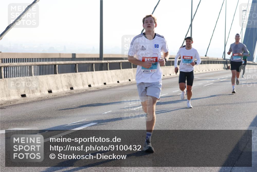 03.10.2025 - Köhlbrandbrückenlauf Strokosch-Dieckow http://msf.ph/oto/9100432 03.10.2025 09:18:48 Position 1 54, 2176 meine-sportfotos.de