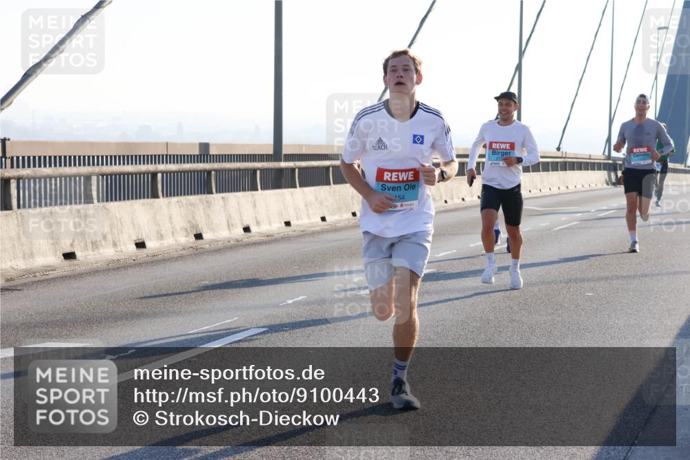 03.10.2025 - Köhlbrandbrückenlauf Strokosch-Dieckow http://msf.ph/oto/9100443 03.10.2025 09:18:48 Position 1 54 meine-sportfotos.de