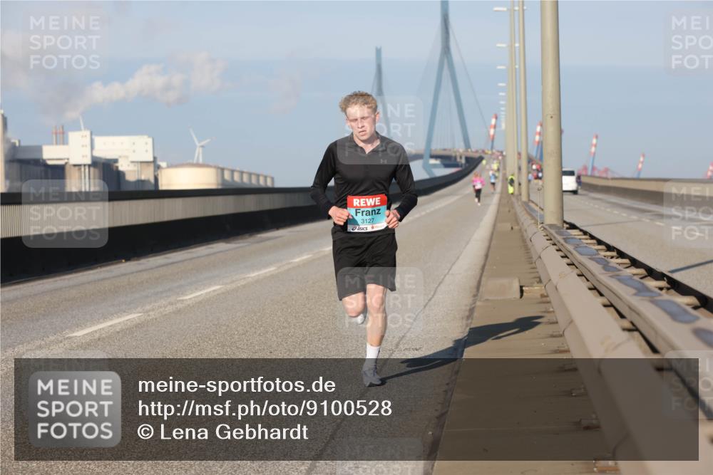 03.10.2025 - Köhlbrandbrückenlauf Lena Gebhardt http://msf.ph/oto/9100528 03.10.2025 09:36:00 Position 2 3127, 77 meine-sportfotos.de