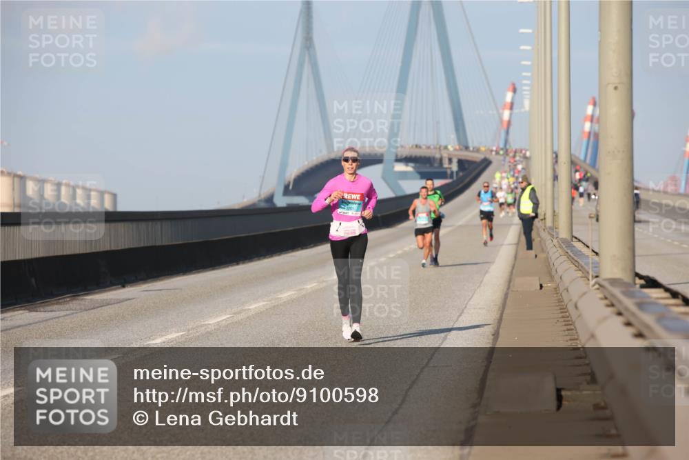 03.10.2025 - Köhlbrandbrückenlauf Lena Gebhardt http://msf.ph/oto/9100598 03.10.2025 09:36:18 Position 2  meine-sportfotos.de