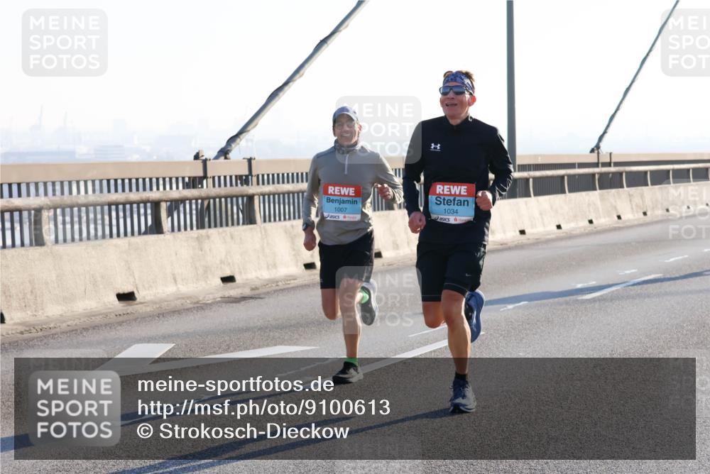 03.10.2025 - Köhlbrandbrückenlauf Strokosch-Dieckow http://msf.ph/oto/9100613 03.10.2025 09:19:25 Position 1 1007, 1034 meine-sportfotos.de