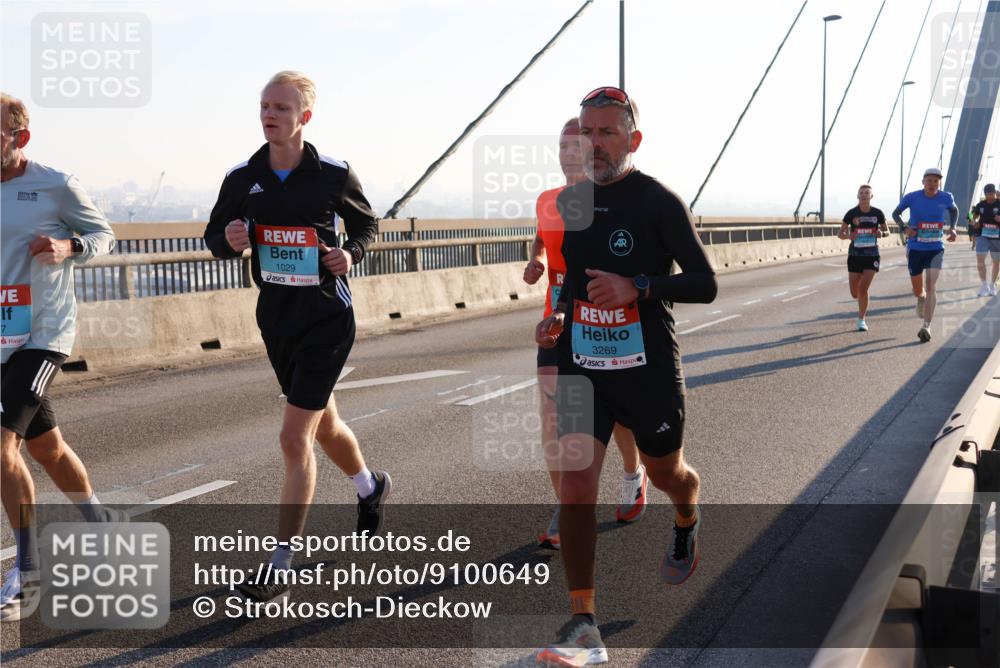 03.10.2025 - Köhlbrandbrückenlauf Strokosch-Dieckow http://msf.ph/oto/9100649 03.10.2025 09:19:41 Position 1 7, 1029, 3269 meine-sportfotos.de
