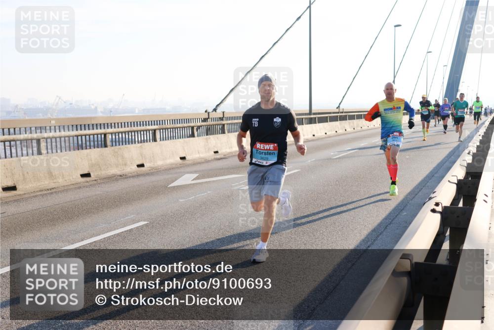 03.10.2025 - Köhlbrandbrückenlauf Strokosch-Dieckow http://msf.ph/oto/9100693 03.10.2025 09:19:46 Position 1 3629 meine-sportfotos.de