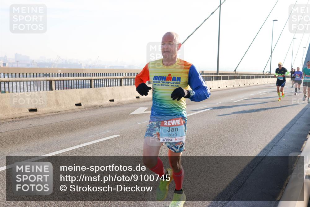 03.10.2025 - Köhlbrandbrückenlauf Strokosch-Dieckow http://msf.ph/oto/9100745 03.10.2025 09:19:47 Position 1 2, 4, 112, 26, 2, 3610 meine-sportfotos.de