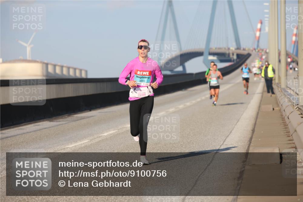 03.10.2025 - Köhlbrandbrückenlauf Lena Gebhardt http://msf.ph/oto/9100756 03.10.2025 09:36:21 Position 2 3203 meine-sportfotos.de
