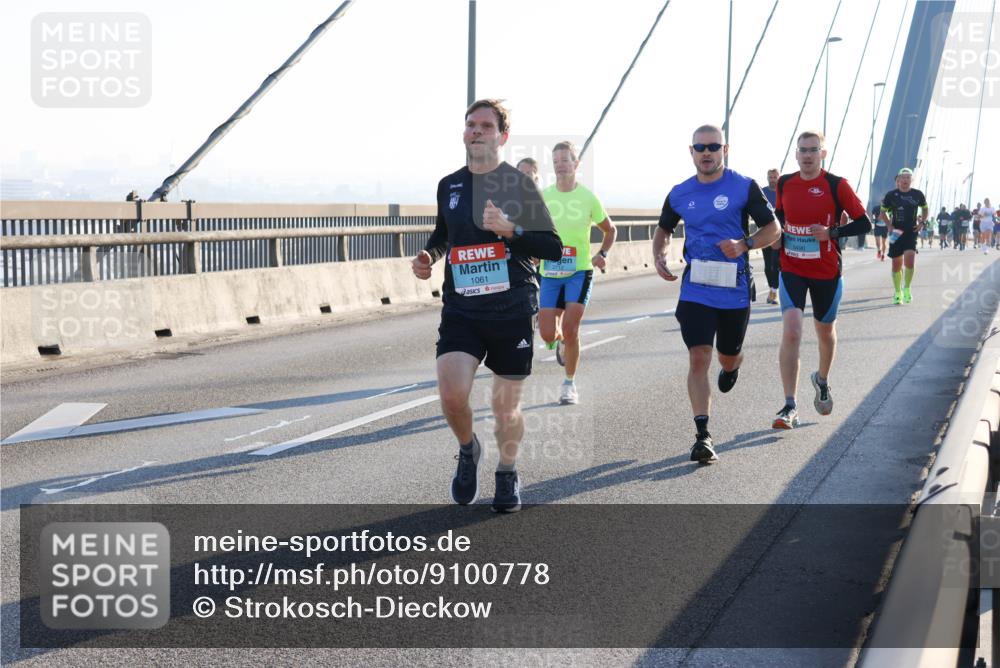 03.10.2025 - Köhlbrandbrückenlauf Strokosch-Dieckow http://msf.ph/oto/9100778 03.10.2025 09:19:55 Position 1 1061 meine-sportfotos.de