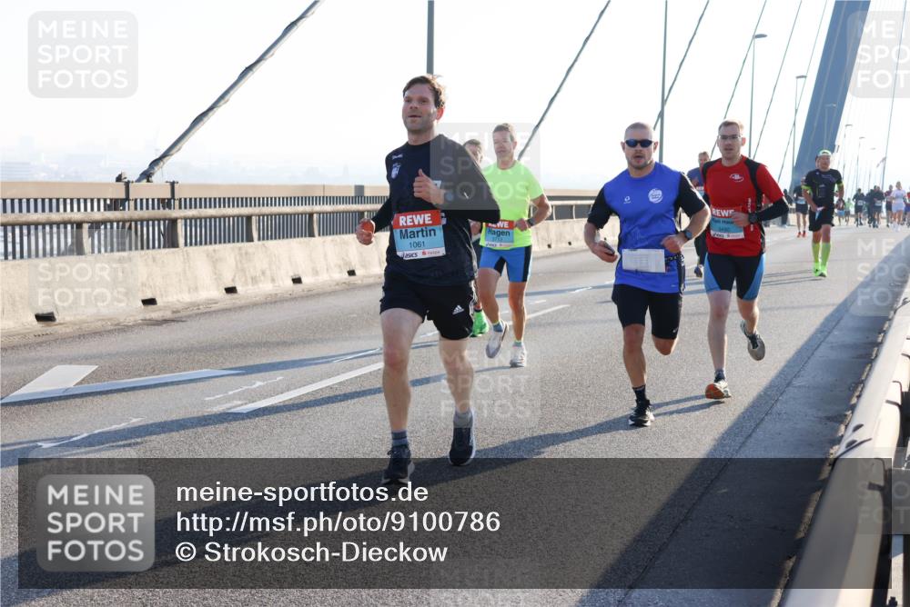 03.10.2025 - Köhlbrandbrückenlauf Strokosch-Dieckow http://msf.ph/oto/9100786 03.10.2025 09:19:55 Position 1 1061 meine-sportfotos.de
