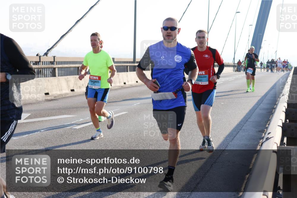 03.10.2025 - Köhlbrandbrückenlauf Strokosch-Dieckow http://msf.ph/oto/9100798 03.10.2025 09:19:56 Position 1 3712, 3490 meine-sportfotos.de