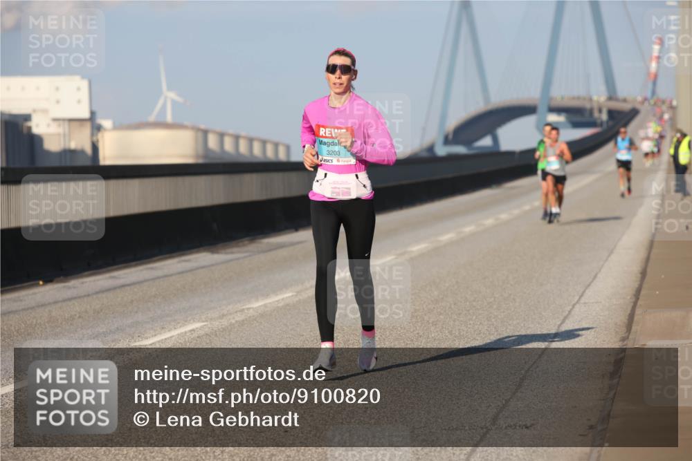 03.10.2025 - Köhlbrandbrückenlauf Lena Gebhardt http://msf.ph/oto/9100820 03.10.2025 09:36:22 Position 2 3203 meine-sportfotos.de