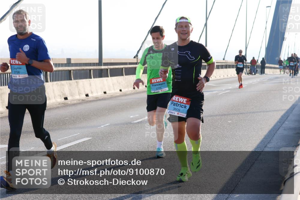 03.10.2025 - Köhlbrandbrückenlauf Strokosch-Dieckow http://msf.ph/oto/9100870 03.10.2025 09:20:00 Position 1 3756, 2705, 3609 meine-sportfotos.de