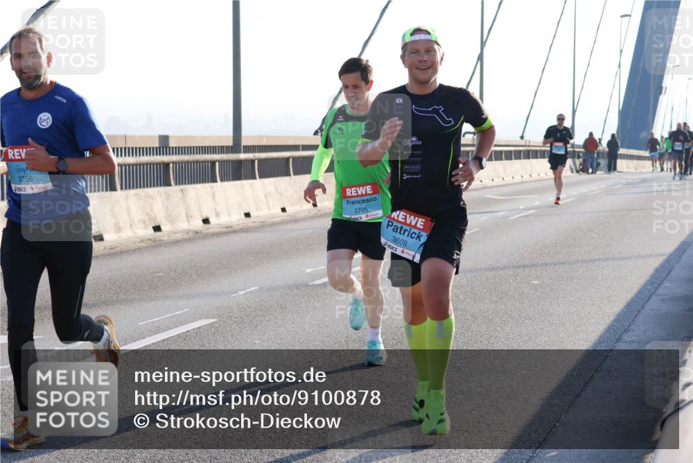 03.10.2025 - Köhlbrandbrückenlauf Strokosch-Dieckow http://msf.ph/oto/9100878 03.10.2025 09:20:00 Position 1 3756, 2705, 3609 meine-sportfotos.de