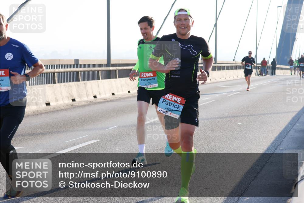 03.10.2025 - Köhlbrandbrückenlauf Strokosch-Dieckow http://msf.ph/oto/9100890 03.10.2025 09:20:00 Position 1 6, 2705, 3609 meine-sportfotos.de