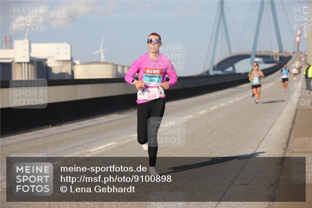03.10.2025 - Köhlbrandbrückenlauf Lena Gebhardt http://msf.ph/oto/9100898 03.10.2025 09:36:22 Position 2 3203 meine-sportfotos.de