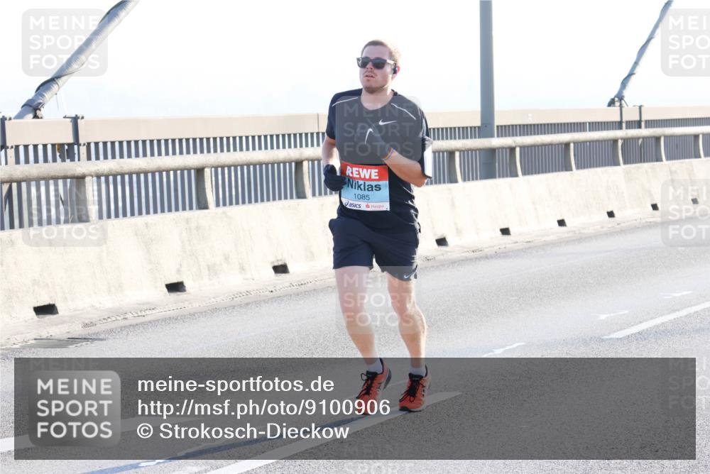 03.10.2025 - Köhlbrandbrückenlauf Strokosch-Dieckow http://msf.ph/oto/9100906 03.10.2025 09:20:06 Position 1 1085 meine-sportfotos.de