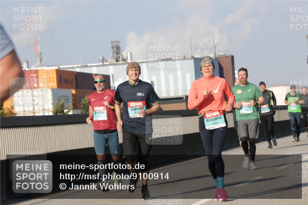 03.10.2025 - Köhlbrandbrückenlauf Jannik Wohlers http://msf.ph/oto/9100914 03.10.2025 09:48:45 Position 3 2995, 313, 1595, 1105 meine-sportfotos.de