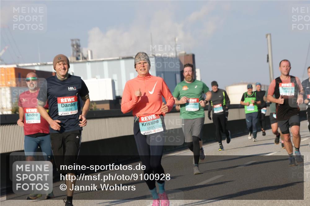03.10.2025 - Köhlbrandbrückenlauf Jannik Wohlers http://msf.ph/oto/9100928 03.10.2025 09:48:46 Position 3 2995, 3139, 1595, 1105, 12, 4 meine-sportfotos.de