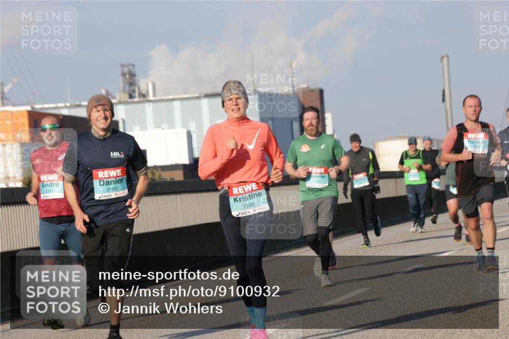 03.10.2025 - Köhlbrandbrückenlauf Jannik Wohlers http://msf.ph/oto/9100932 03.10.2025 09:48:46 Position 3 2995, 3139, 1595, 1105, 12, 4 meine-sportfotos.de