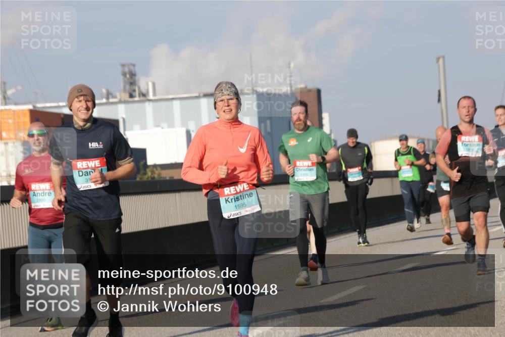 03.10.2025 - Köhlbrandbrückenlauf Jannik Wohlers http://msf.ph/oto/9100948 03.10.2025 09:48:46 Position 3 2995, 3, 1595, 1105, 12, 4 meine-sportfotos.de