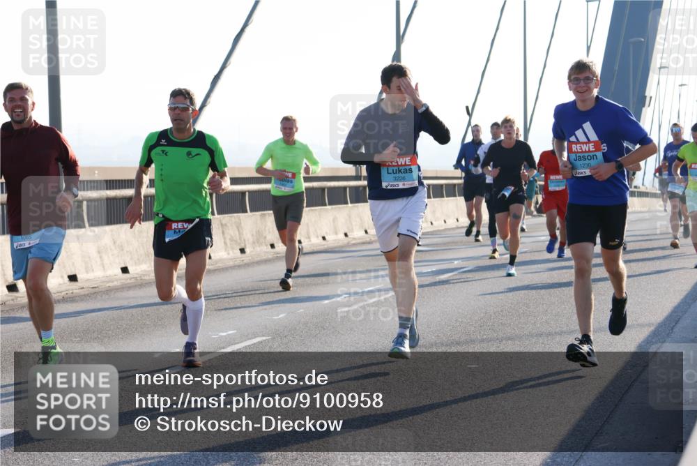 03.10.2025 - Köhlbrandbrückenlauf Strokosch-Dieckow http://msf.ph/oto/9100958 03.10.2025 09:20:18 Position 1 1065, 3226, 1230 meine-sportfotos.de