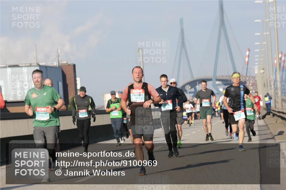 03.10.2025 - Köhlbrandbrückenlauf Jannik Wohlers http://msf.ph/oto/9100969 03.10.2025 09:48:47 Position 3 1105, 1274 meine-sportfotos.de