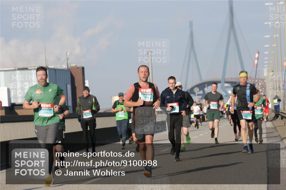03.10.2025 - Köhlbrandbrückenlauf Jannik Wohlers http://msf.ph/oto/9100998 03.10.2025 09:48:47 Position 3 1105, 1274 meine-sportfotos.de