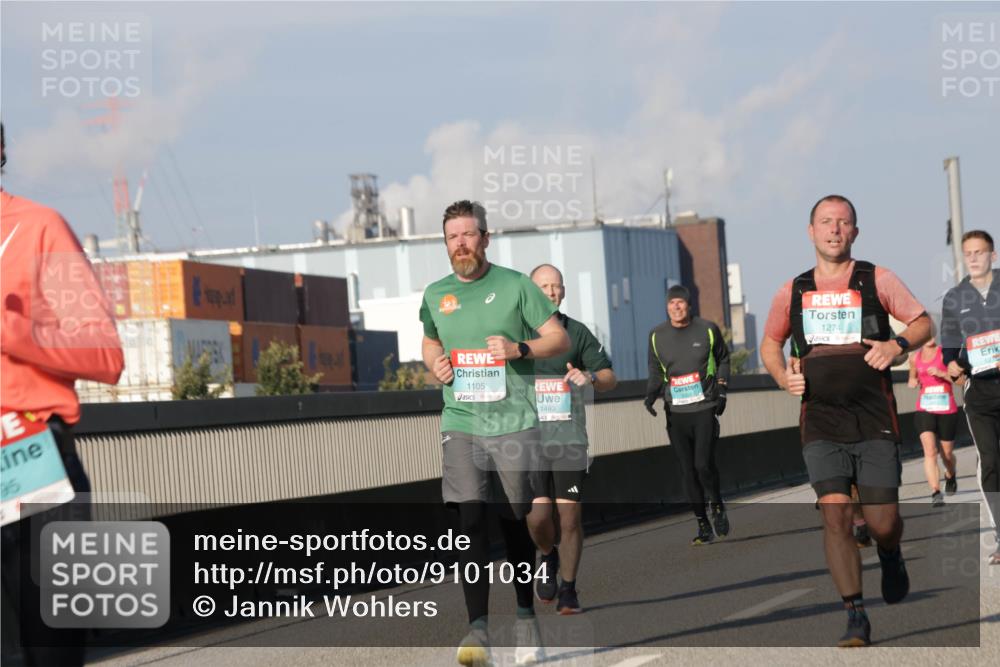 03.10.2025 - Köhlbrandbrückenlauf Jannik Wohlers http://msf.ph/oto/9101034 03.10.2025 09:48:48 Position 3 95, 1105, 1493, 1274 meine-sportfotos.de