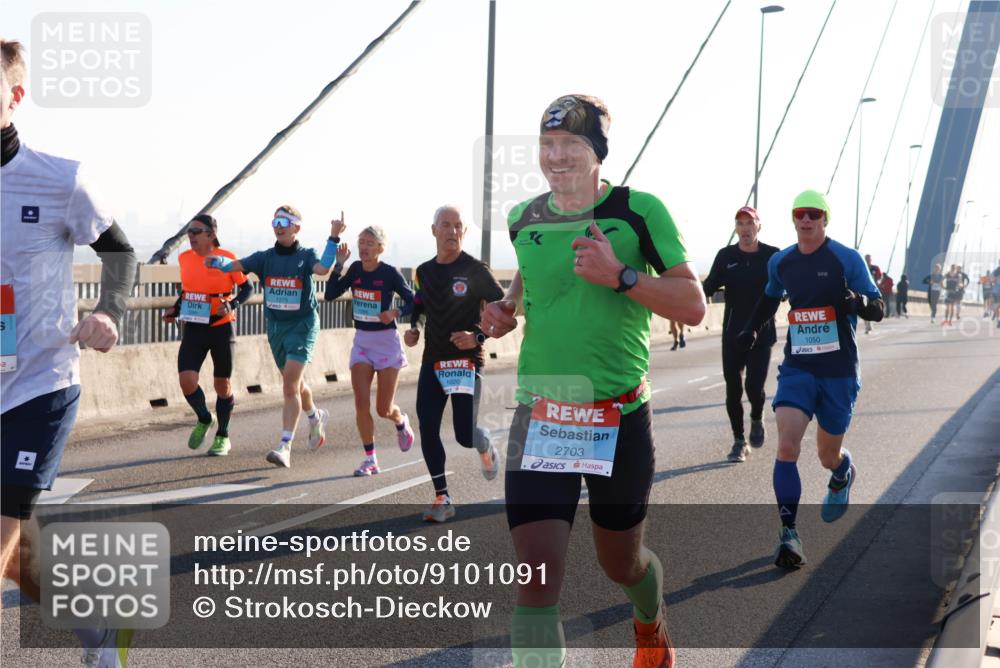 03.10.2025 - Köhlbrandbrückenlauf Strokosch-Dieckow http://msf.ph/oto/9101091 03.10.2025 09:20:29 Position 1 1275, 2703, 1050 meine-sportfotos.de