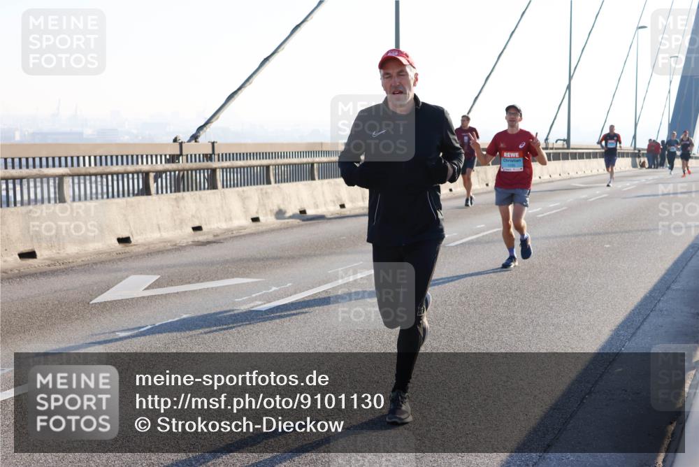 03.10.2025 - Köhlbrandbrückenlauf Strokosch-Dieckow http://msf.ph/oto/9101130 03.10.2025 09:20:31 Position 1  meine-sportfotos.de