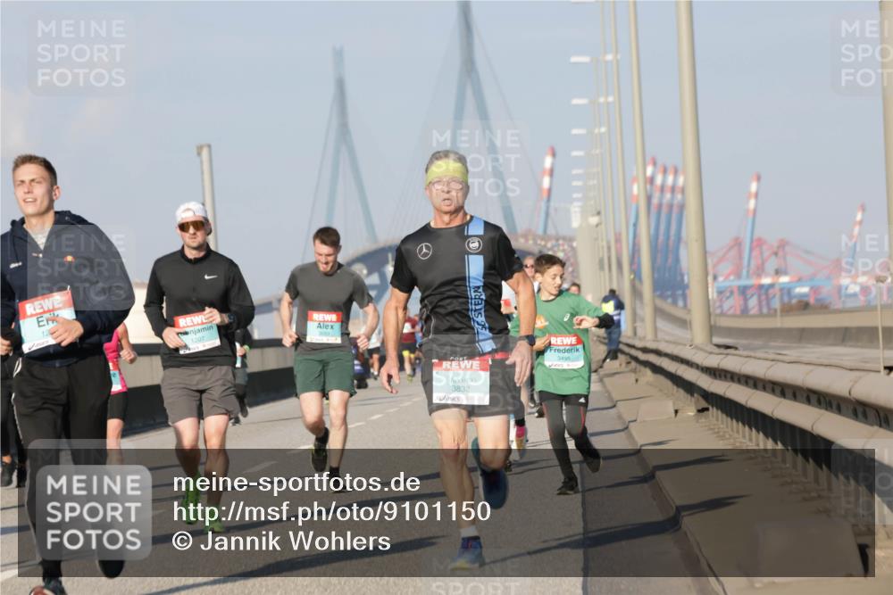 03.10.2025 - Köhlbrandbrückenlauf Jannik Wohlers http://msf.ph/oto/9101150 03.10.2025 09:48:51 Position 3 1207, 3832, 3498 meine-sportfotos.de