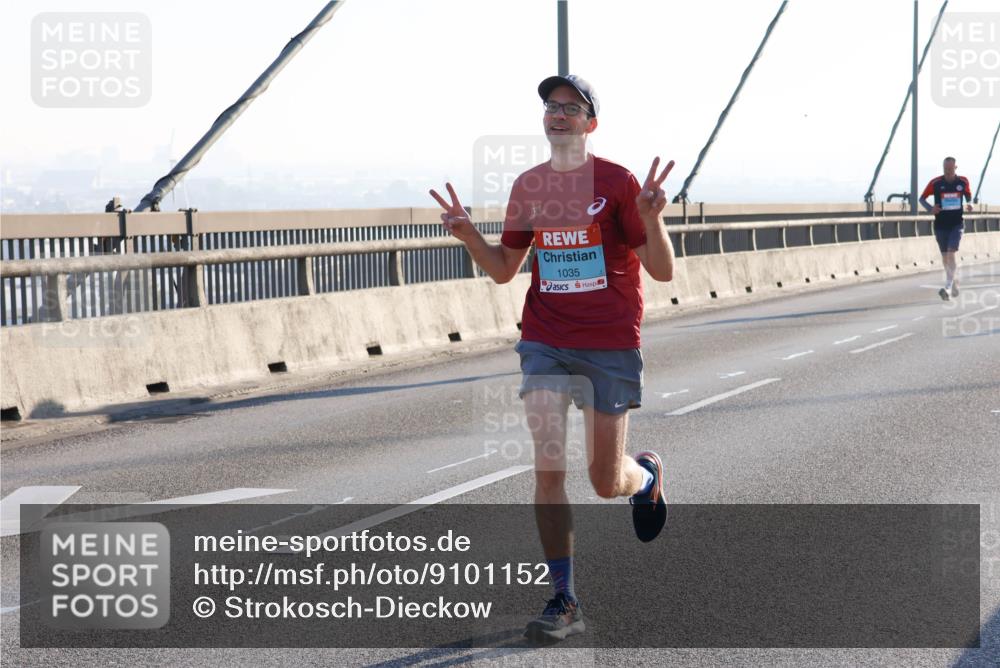 03.10.2025 - Köhlbrandbrückenlauf Strokosch-Dieckow http://msf.ph/oto/9101152 03.10.2025 09:20:33 Position 1 1035 meine-sportfotos.de