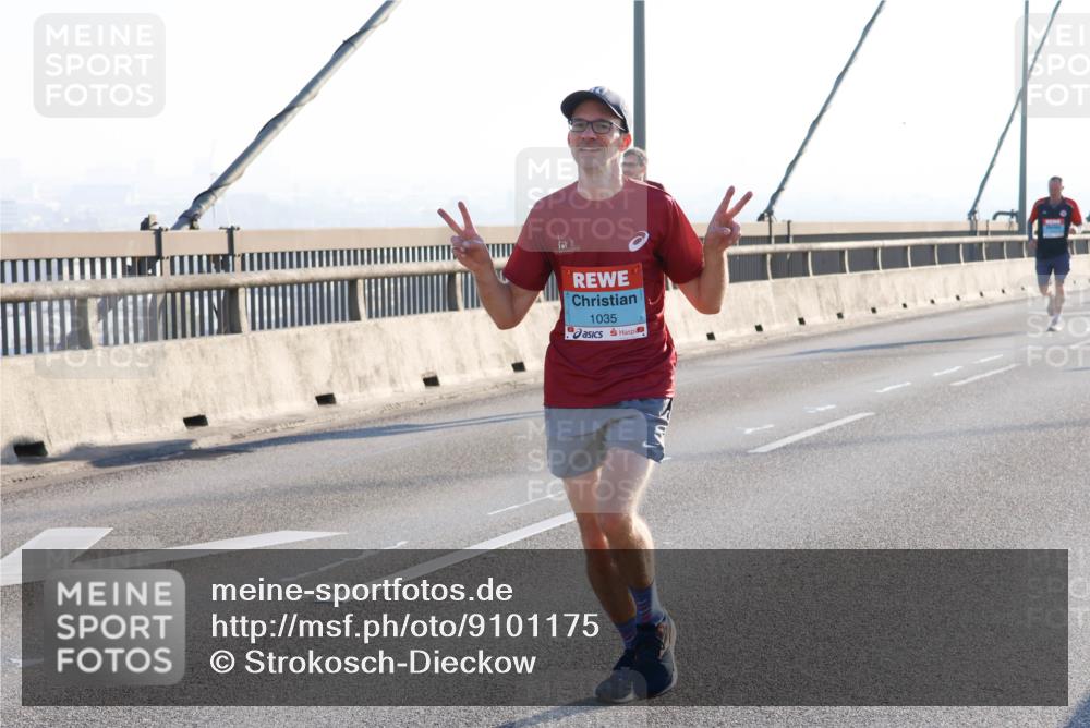 03.10.2025 - Köhlbrandbrückenlauf Strokosch-Dieckow http://msf.ph/oto/9101175 03.10.2025 09:20:33 Position 1 1035 meine-sportfotos.de