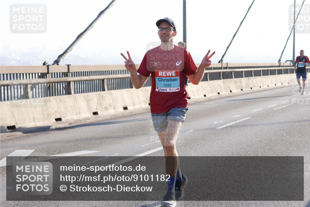 03.10.2025 - Köhlbrandbrückenlauf Strokosch-Dieckow http://msf.ph/oto/9101182 03.10.2025 09:20:33 Position 1 1035 meine-sportfotos.de