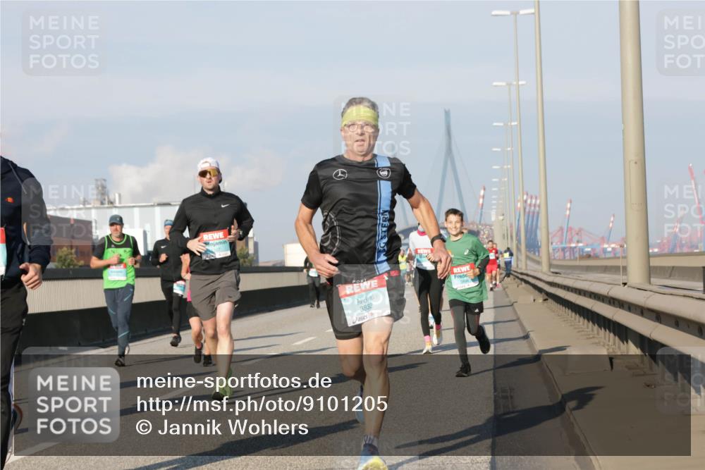 03.10.2025 - Köhlbrandbrückenlauf Jannik Wohlers http://msf.ph/oto/9101205 03.10.2025 09:48:54 Position 3 3832 meine-sportfotos.de