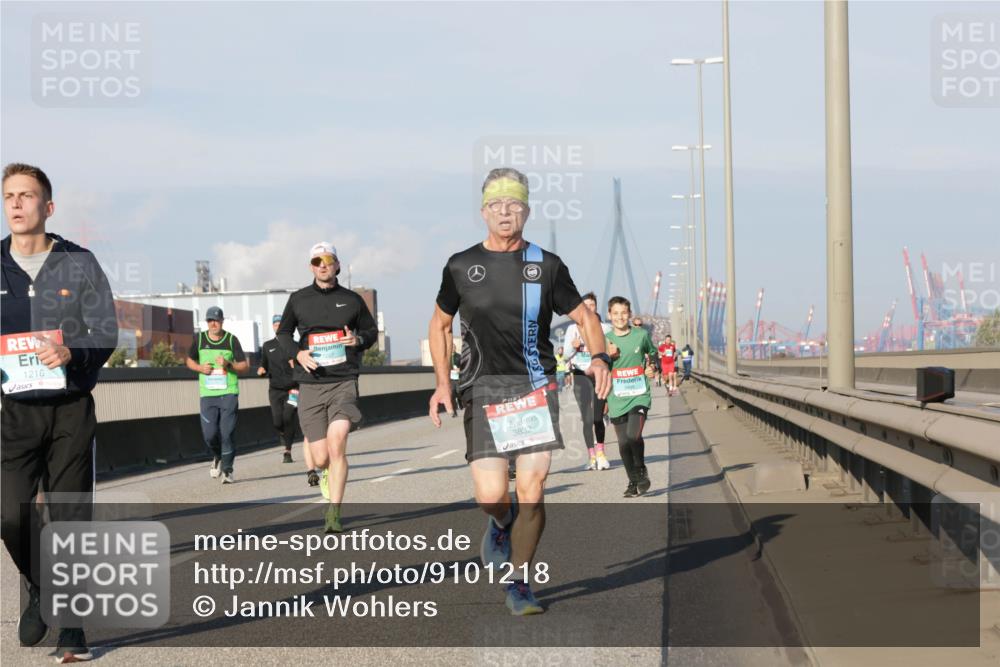 03.10.2025 - Köhlbrandbrückenlauf Jannik Wohlers http://msf.ph/oto/9101218 03.10.2025 09:48:54 Position 3 1216, 1207, 3832 meine-sportfotos.de