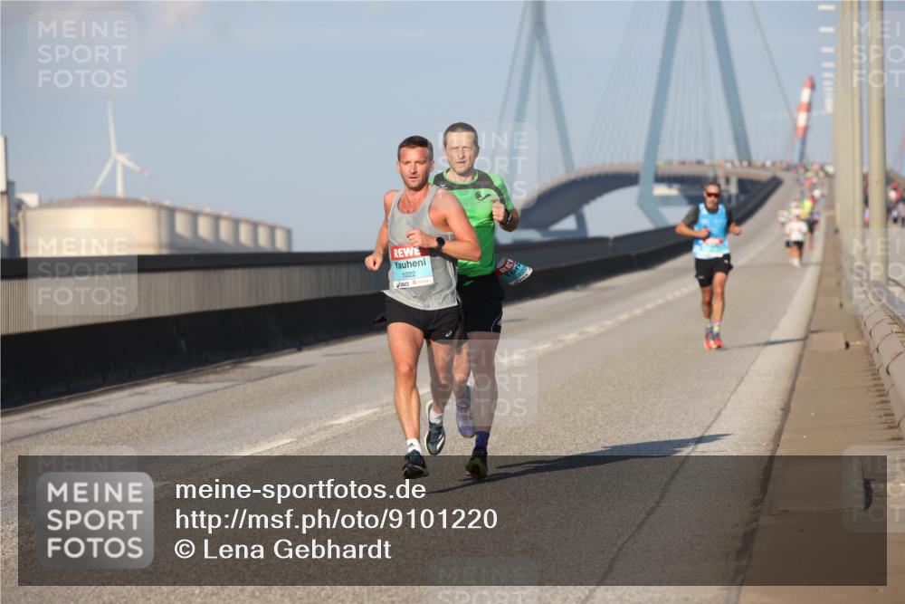 03.10.2025 - Köhlbrandbrückenlauf Lena Gebhardt http://msf.ph/oto/9101220 03.10.2025 09:36:31 Position 2 1022 meine-sportfotos.de