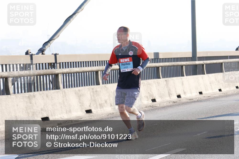 03.10.2025 - Köhlbrandbrückenlauf Strokosch-Dieckow http://msf.ph/oto/9101223 03.10.2025 09:20:38 Position 1 3402 meine-sportfotos.de