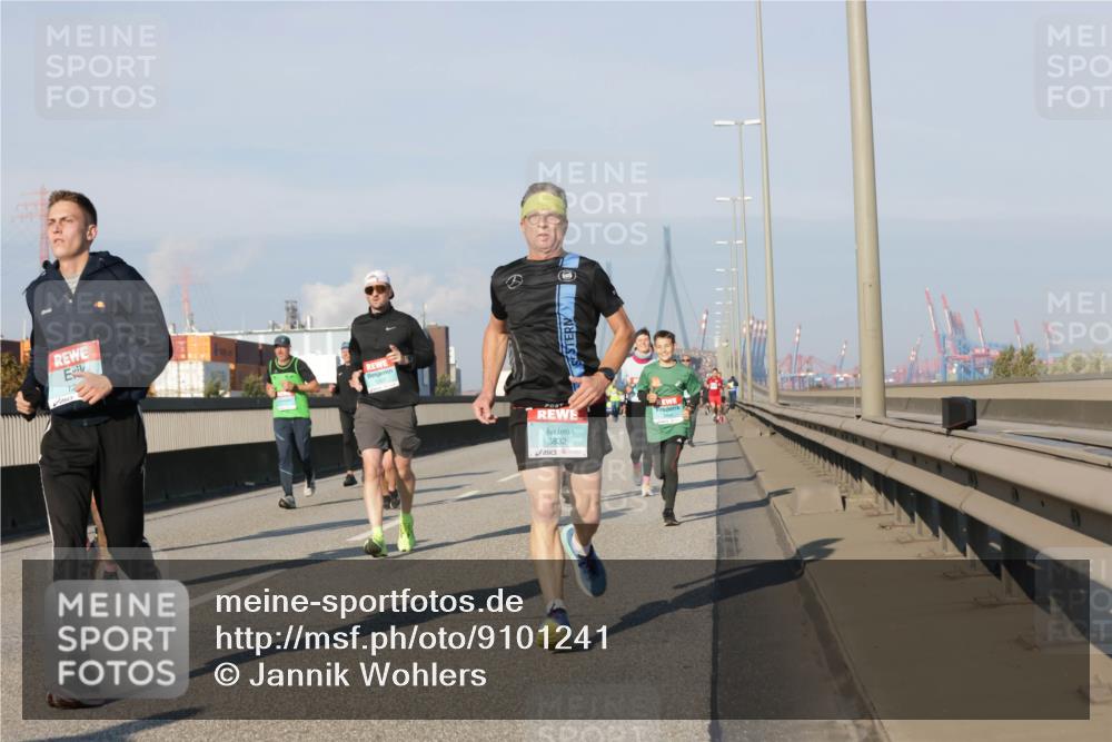 03.10.2025 - Köhlbrandbrückenlauf Jannik Wohlers http://msf.ph/oto/9101241 03.10.2025 09:48:54 Position 3 12, 3832 meine-sportfotos.de