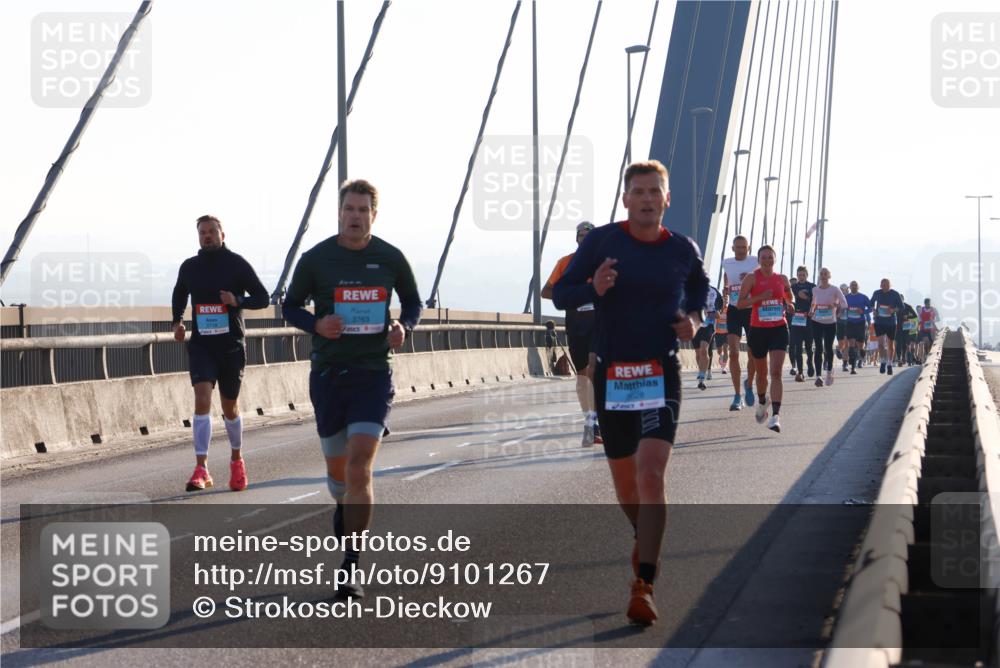 03.10.2025 - Köhlbrandbrückenlauf Strokosch-Dieckow http://msf.ph/oto/9101267 03.10.2025 09:20:43 Position 1 3763 meine-sportfotos.de