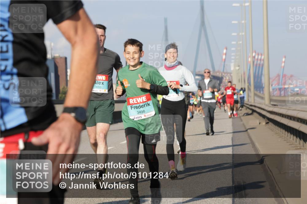 03.10.2025 - Köhlbrandbrückenlauf Jannik Wohlers http://msf.ph/oto/9101284 03.10.2025 09:48:56 Position 3 3659, 3498 meine-sportfotos.de