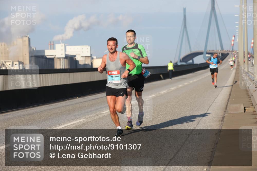 03.10.2025 - Köhlbrandbrückenlauf Lena Gebhardt http://msf.ph/oto/9101307 03.10.2025 09:36:33 Position 2 1022 meine-sportfotos.de