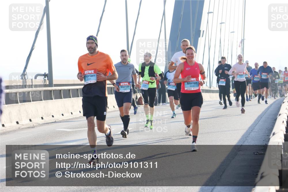 03.10.2025 - Köhlbrandbrückenlauf Strokosch-Dieckow http://msf.ph/oto/9101311 03.10.2025 09:20:46 Position 1 1101, 1, 3249 meine-sportfotos.de