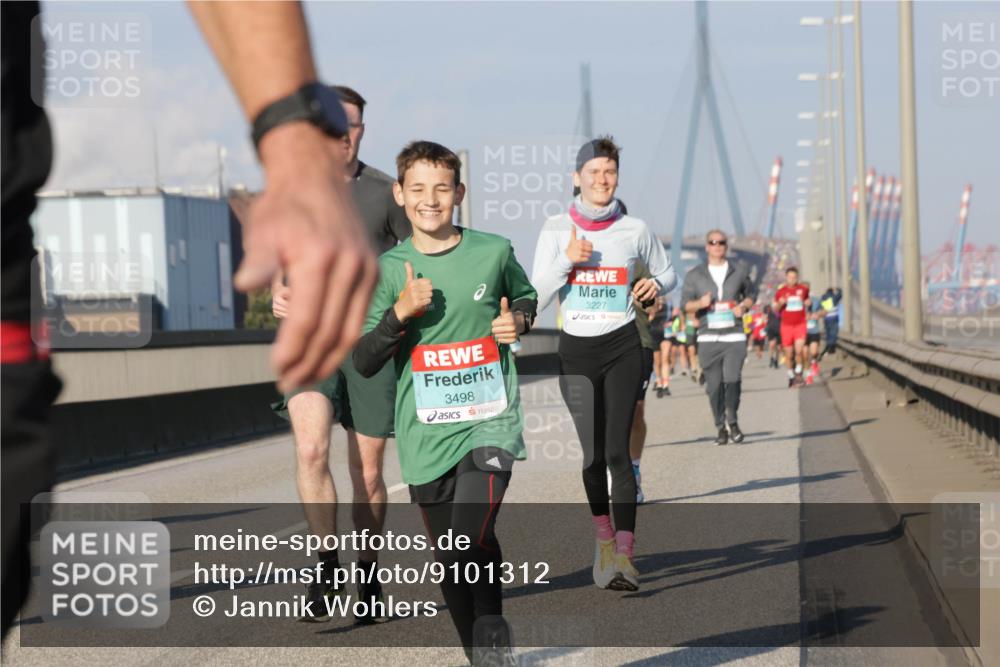 03.10.2025 - Köhlbrandbrückenlauf Jannik Wohlers http://msf.ph/oto/9101312 03.10.2025 09:48:56 Position 3 3498, 3227 meine-sportfotos.de