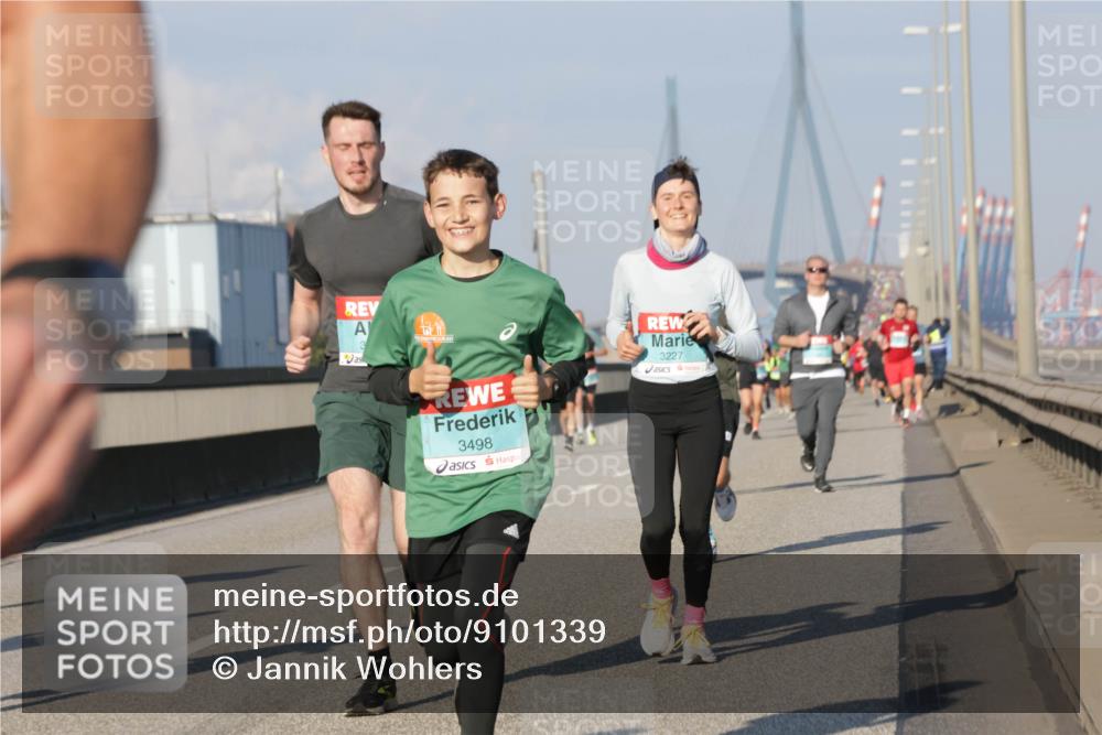 03.10.2025 - Köhlbrandbrückenlauf Jannik Wohlers http://msf.ph/oto/9101339 03.10.2025 09:48:56 Position 3 3498, 3227 meine-sportfotos.de