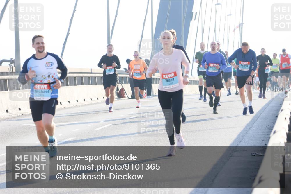 03.10.2025 - Köhlbrandbrückenlauf Strokosch-Dieckow http://msf.ph/oto/9101365 03.10.2025 09:20:52 Position 1 87, 2879, 1251 meine-sportfotos.de