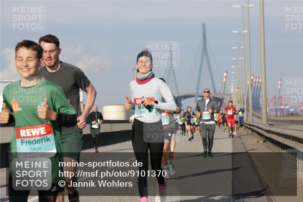 03.10.2025 - Köhlbrandbrückenlauf Jannik Wohlers http://msf.ph/oto/9101370 03.10.2025 09:48:57 Position 3 3498, 3227 meine-sportfotos.de