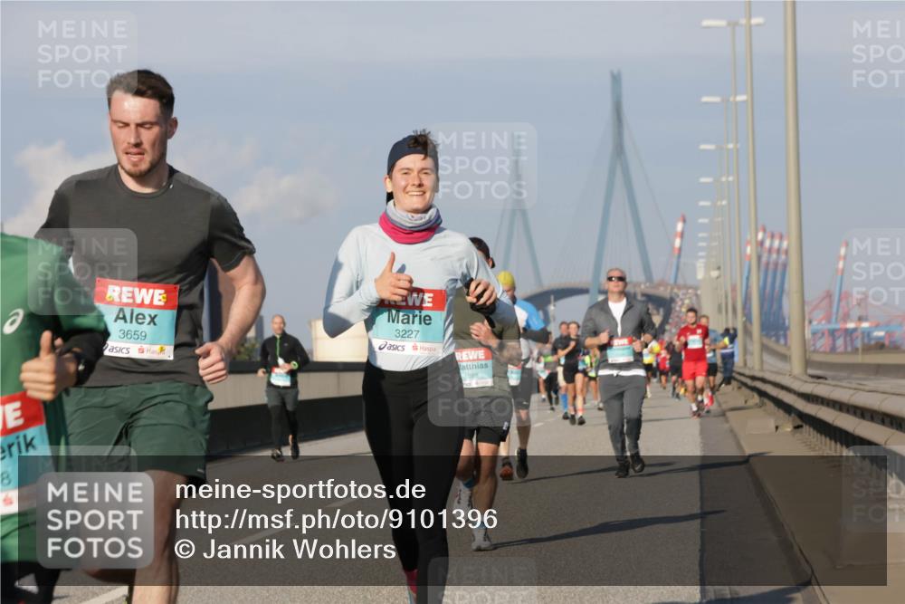 03.10.2025 - Köhlbrandbrückenlauf Jannik Wohlers http://msf.ph/oto/9101396 03.10.2025 09:48:57 Position 3 8, 3659, 3227, 1088 meine-sportfotos.de